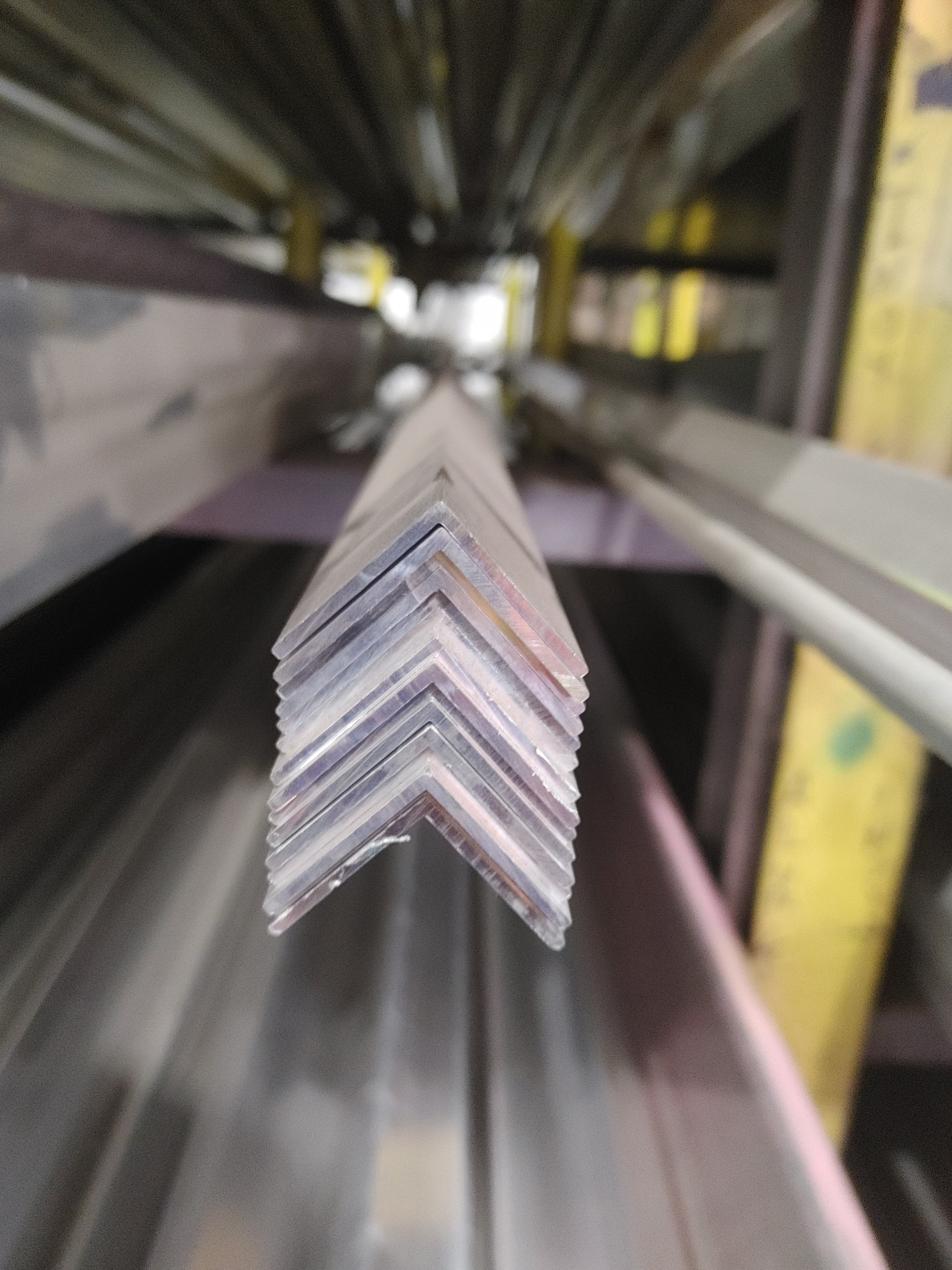 Aluminum 6063-T5 Angles (Square Inner Corner)